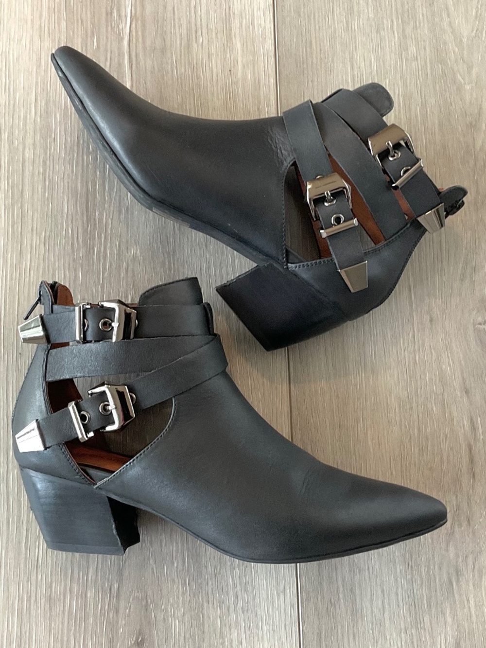 JEFFREY CAMPBELL Phillips Bootie Pointed Toe in Black Size 7.5